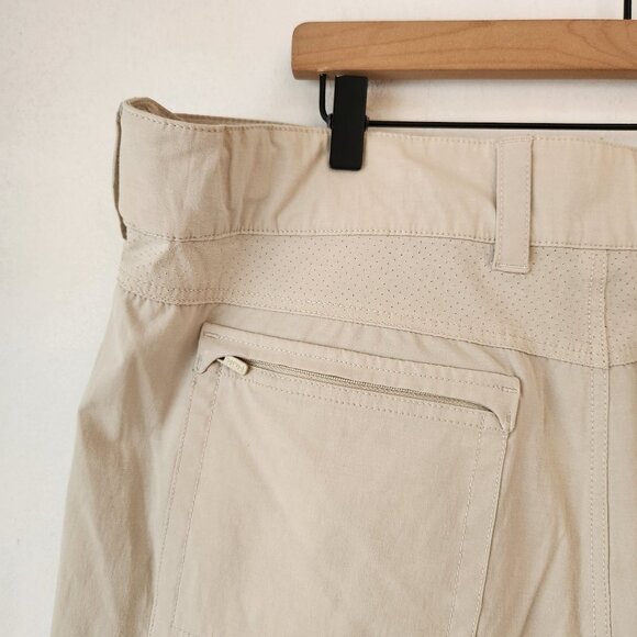 Huk Fishing Shorts Performance Wear Tan Adjustable Waist Outdoors Men's XXL - Picture 7 of 12